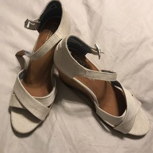 Tom’s wedges- size 7